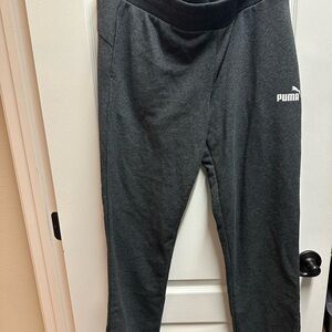 Puma woman Gray Jogger Pants size L/ NWOT# 571